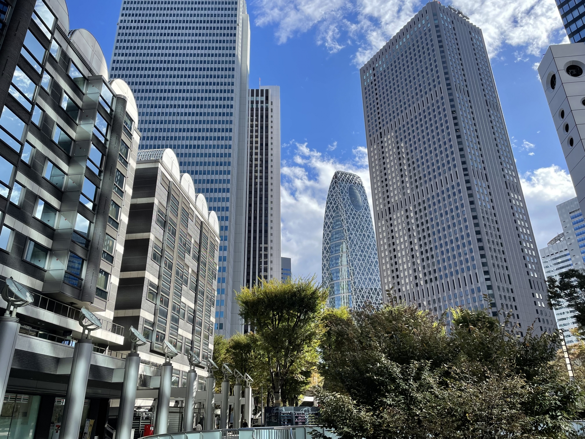 東京の金融街を象徴するビル群